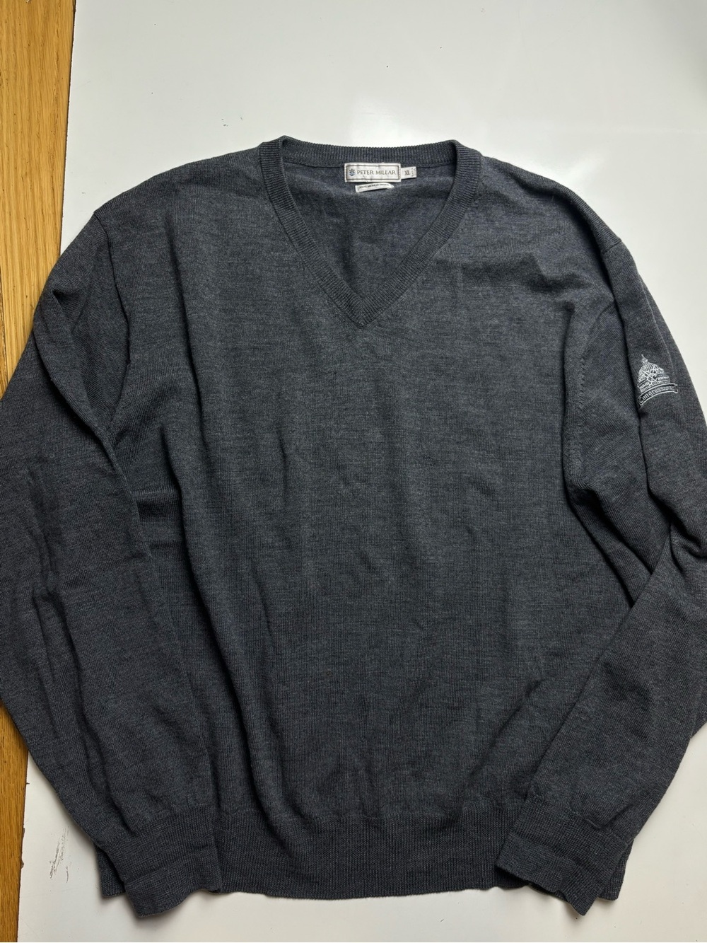 Peter Millar Congressional CC logo 100% Merino Wool V Neck Sweater sz XL